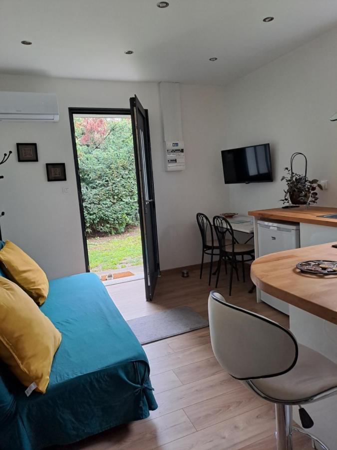 Ferienwohnung L'Echappee Belle Calmont  Exterior foto